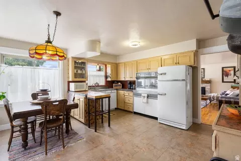 Kitchen - 615 E Maple St, Mapleton, UT 84664 photo 3 of 4
