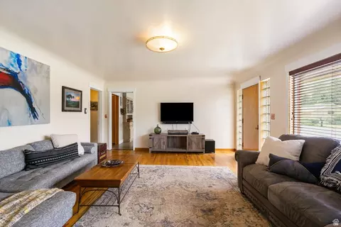 Living - 615 E Maple St, Mapleton, UT 84664 photo 1 of 3