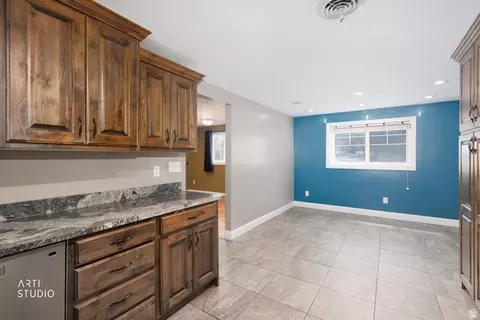 Kitchen - 241 E 13275 S, Draper, UT 84020 photo 2 of 3