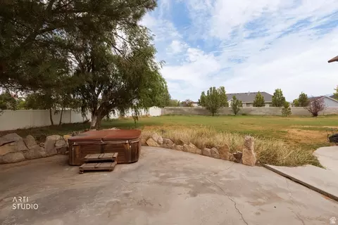 Exterior - 241 E 13275 S, Draper, UT 84020 photo 2 of 14