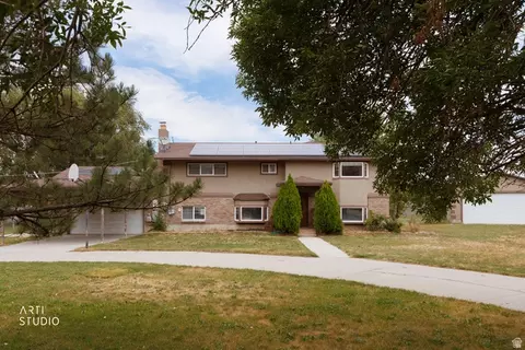 Exterior - 241 E 13275 S, Draper, UT 84020 photo 1 of 14
