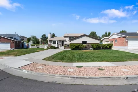 Exterior - 5386 S Clover Meadow Dr, Murray, UT 84123 photo 2 of 7