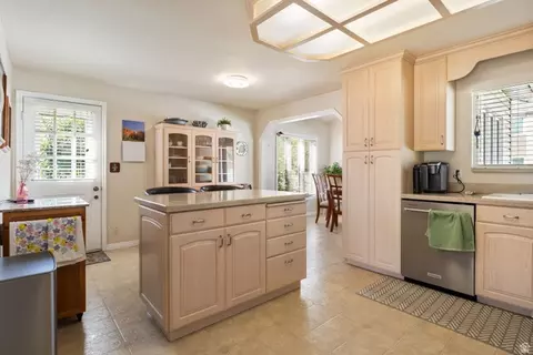 Kitchen - 5386 S Clover Meadow Dr, Murray, UT 84123 photo 3 of 4