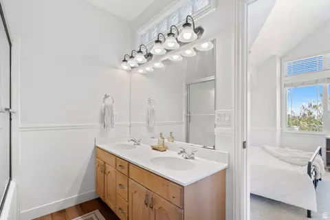 Bath - 41 E 2200 S, Bountiful, UT 84010 photo 2 of 4