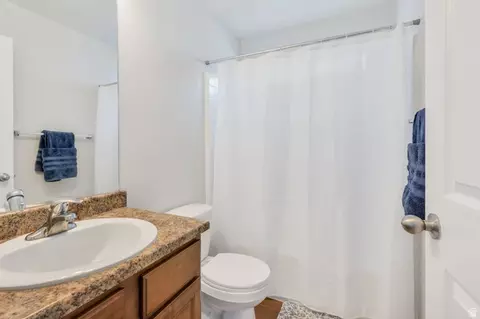 Bath - 4613 E Bridleway Rd, Eagle Mountain, UT 84005 photo 2 of 4