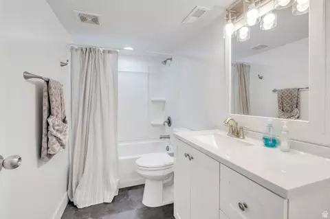Bath - 4613 E Bridleway Rd, Eagle Mountain, UT 84005 photo 3 of 4