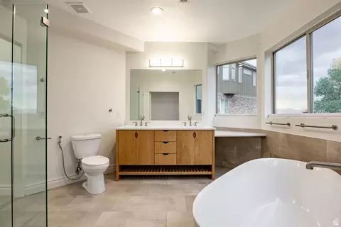 Bath - 1263 E Wild Maple Ct, Draper, UT 84020 photo 10 of 11