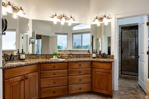 Bath - 1263 E Wild Maple Ct, Draper, UT 84020 photo 2 of 11