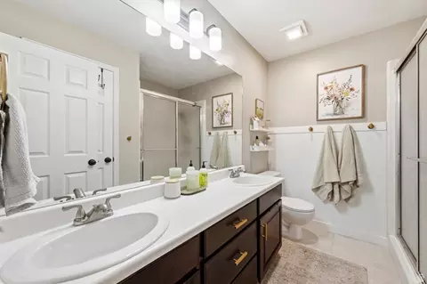 Bath - 1112 Eagle Ridge Cir, Sandy, UT 84094 photo 1 of 3