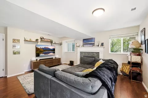 Living - 1112 Eagle Ridge Cir, Sandy, UT 84094 photo 4 of 4