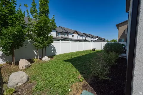 Exterior - 3044 S Edgewater Ln W, Syracuse, UT 84075 photo 4 of 4