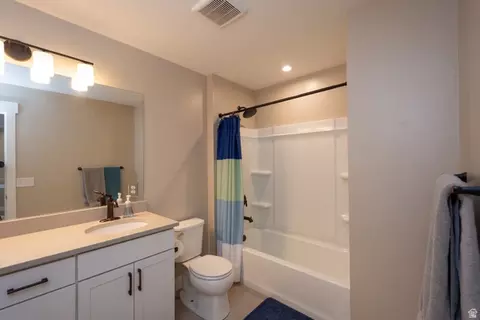 Bath - 3044 S Edgewater Ln W, Syracuse, UT 84075 photo 5 of 5