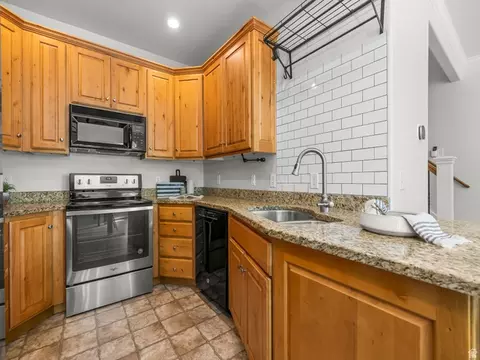 Kitchen - 642 E 60 S, American Fork, UT 84003 photo 1 of 2