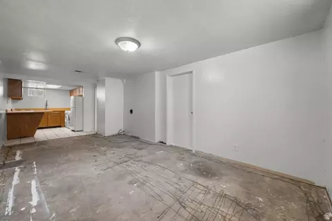 Living - 214 E 4500 S, Murray, UT 84107 photo 3 of 3