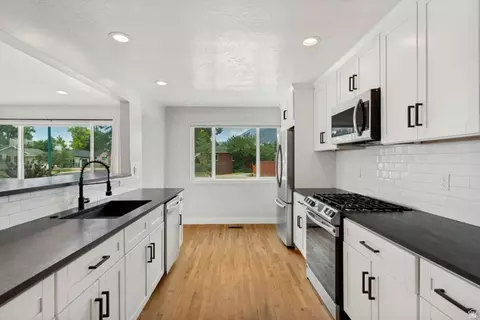 Kitchen - 611 S 560 E, Orem, UT 84097 photo 3 of 5
