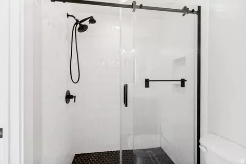 Bath - 611 S 560 E, Orem, UT 84097 photo 2 of 7