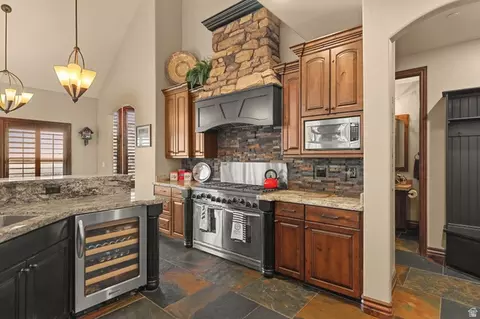 Kitchen - 3150 E 25 S, Layton, UT 84040 photo 3 of 3