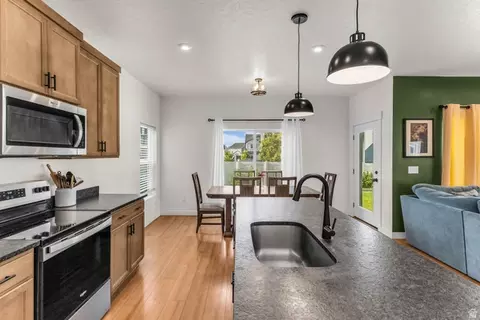 Kitchen - 1235 E 1420 N, Payson, UT 84651 photo 3 of 4