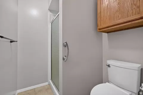 Bath - 983 E 5400 S, South Ogden, UT 84405 photo 2 of 4