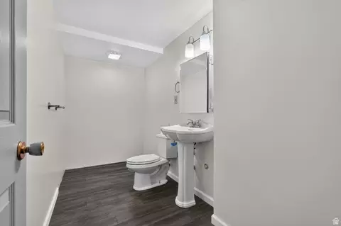 Bath - 983 E 5400 S, South Ogden, UT 84405 photo 4 of 4