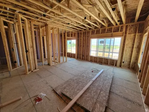668 E 730 N, Hyrum, UT 84319 photo 3