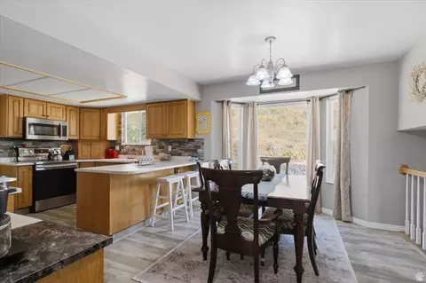 Dining - 1896 N 350 E, Centerville, UT 84014 photo 2 of 3