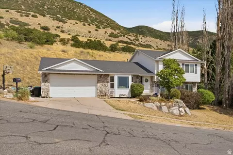 Exterior - 1896 N 350 E, Centerville, UT 84014 photo 1 of 4