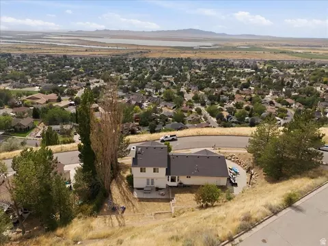 View/Area - 1896 N 350 E, Centerville, UT 84014 photo 3 of 3
