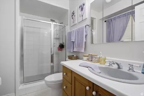 Bath - 1896 N 350 E, Centerville, UT 84014 photo 4 of 5