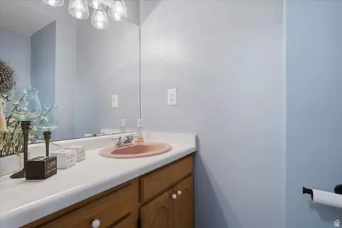 Bath - 1896 N 350 E, Centerville, UT 84014 photo 5 of 5