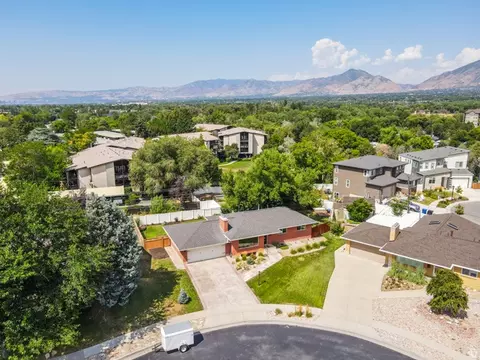 View/Area - 1081 E Wesley Rd, Murray, UT 84117 photo 3 of 10