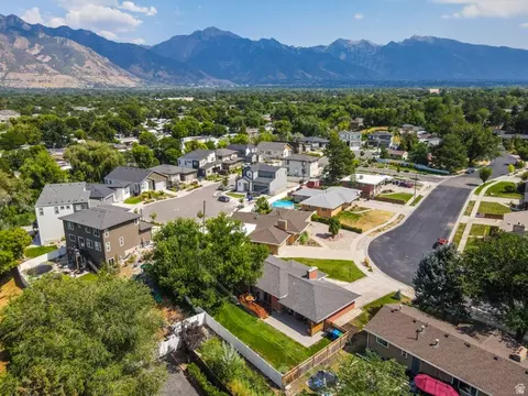 View/Area - 1081 E Wesley Rd, Murray, UT 84117 photo 5 of 10