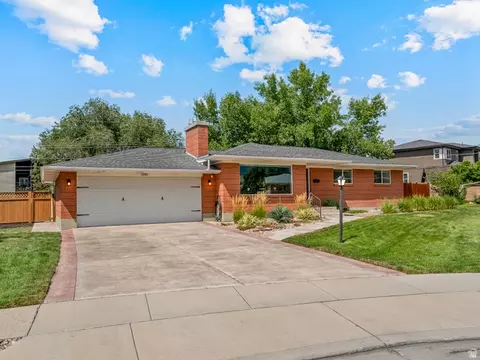 Exterior - 1081 E Wesley Rd, Murray, UT 84117 photo 2 of 8