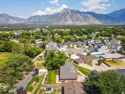 View/Area - 1081 E Wesley Rd, Murray, UT 84117 photo 4 of 10