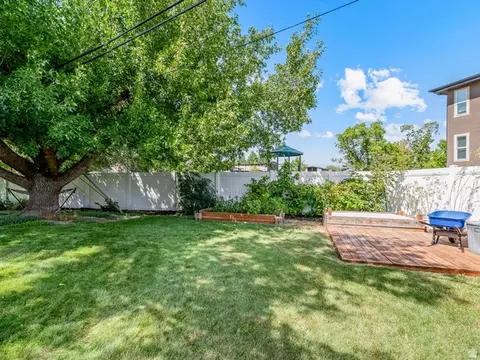 Exterior - 1081 E Wesley Rd, Murray, UT 84117 photo 7 of 8