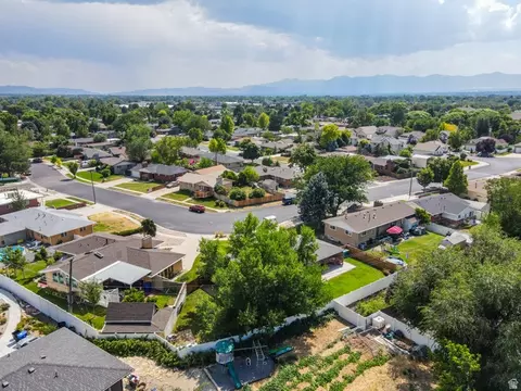 View/Area - 1081 E Wesley Rd, Murray, UT 84117 photo 8 of 10