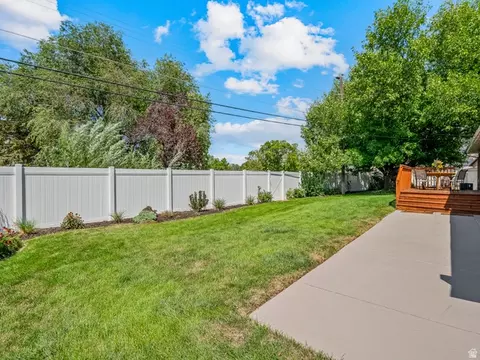 Exterior - 1081 E Wesley Rd, Murray, UT 84117 photo 6 of 8