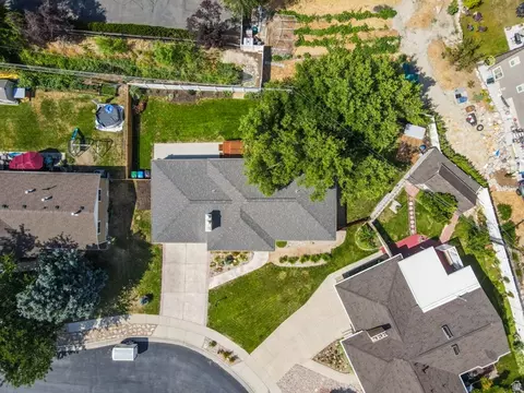 View/Area - 1081 E Wesley Rd, Murray, UT 84117 photo 2 of 10