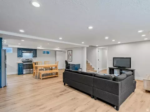 Living - 1081 E Wesley Rd, Murray, UT 84117 photo 3 of 3