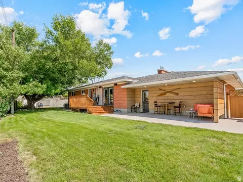 Exterior - 1081 E Wesley Rd, Murray, UT 84117 photo 3 of 8