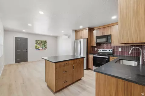 Kitchen - 170 E 2300 S, South Salt Lake, UT 84115 photo 4 of 8
