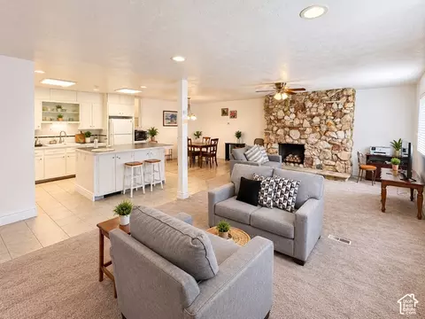 Living - 397 W 400 N #44, Bountiful, UT 84010 photo 1 of 4
