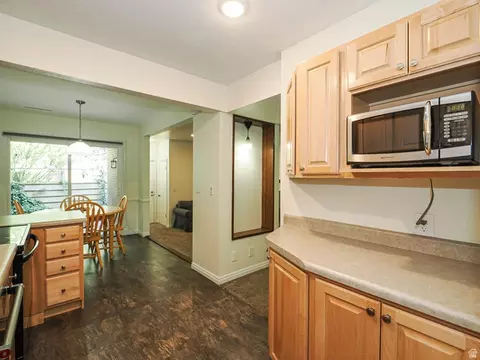 Kitchen - 3221 Shadowbrook Cir, Provo, UT 84604 photo 3 of 4