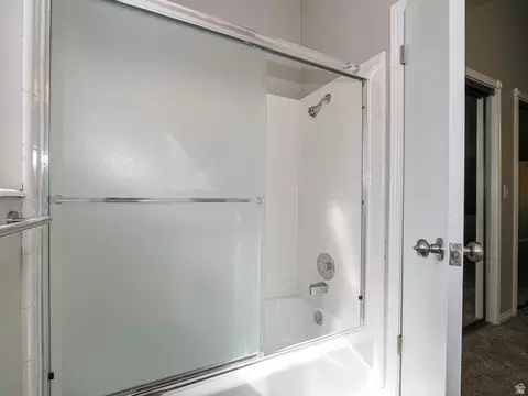 Bath - 3221 Shadowbrook Cir, Provo, UT 84604 photo 4 of 5