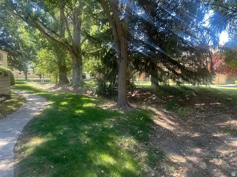 Exterior - 3221 Shadowbrook Cir, Provo, UT 84604 photo 6 of 10