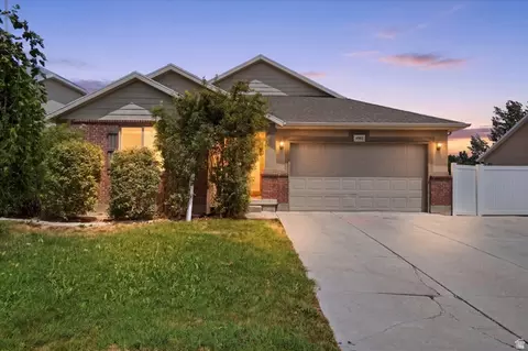 4582 W Black Powder Dr S, Herriman, UT 84096