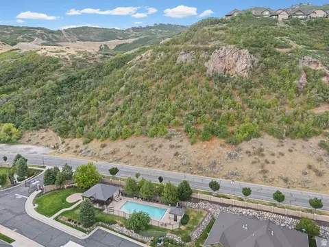 View/Area - 1129 E Sunset Dunes Way S, Draper, UT 84020 photo 5 of 8