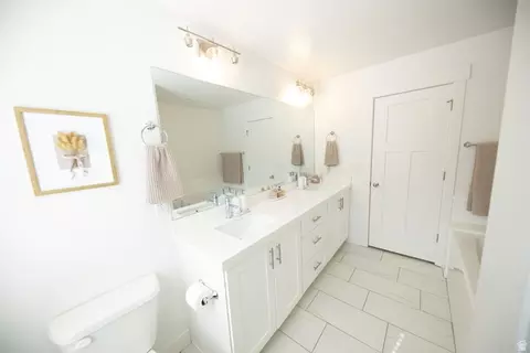Bath - 1404 E Rustic Wood Ct, Sandy, UT 84092 photo 4 of 7