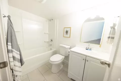 Bath - 1404 E Rustic Wood Ct, Sandy, UT 84092 photo 7 of 7