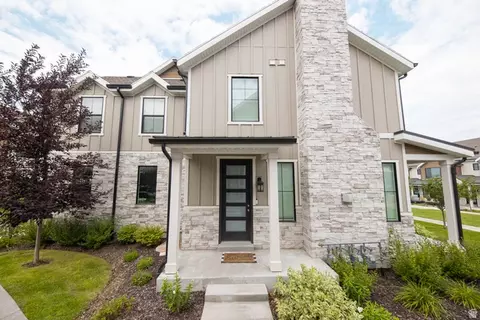 Exterior - 1404 E Rustic Wood Ct, Sandy, UT 84092 photo 3 of 6
